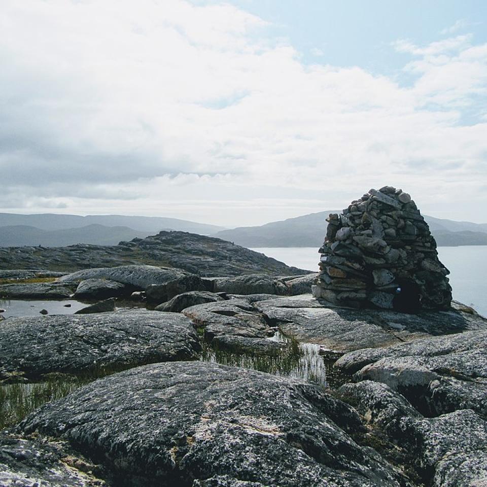 Rock_pile_overlooking_Qaqortoq