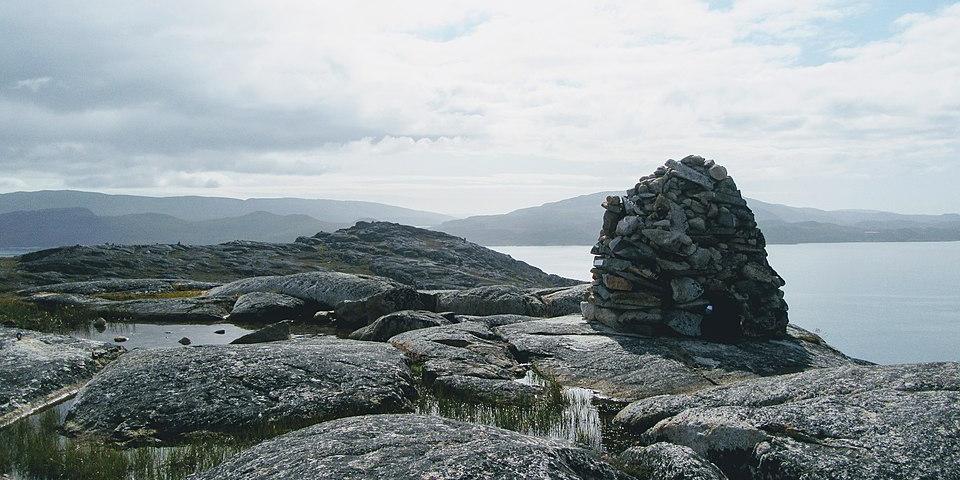 Rock_pile_overlooking_Qaqortoq